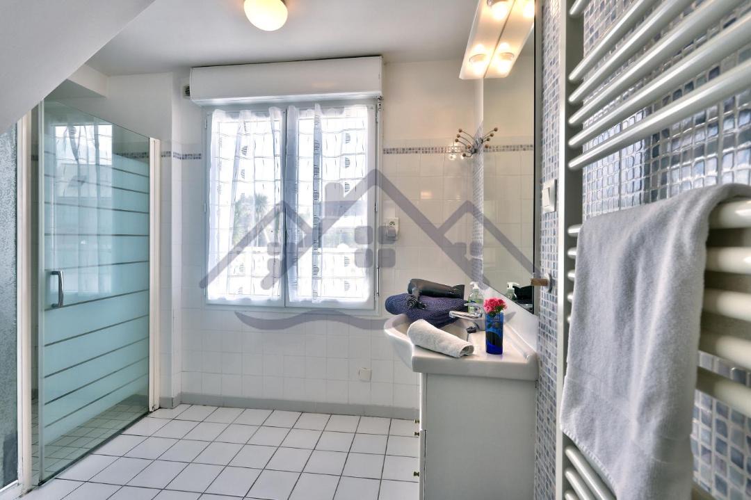 Photo of Bathroom in Treffiagat