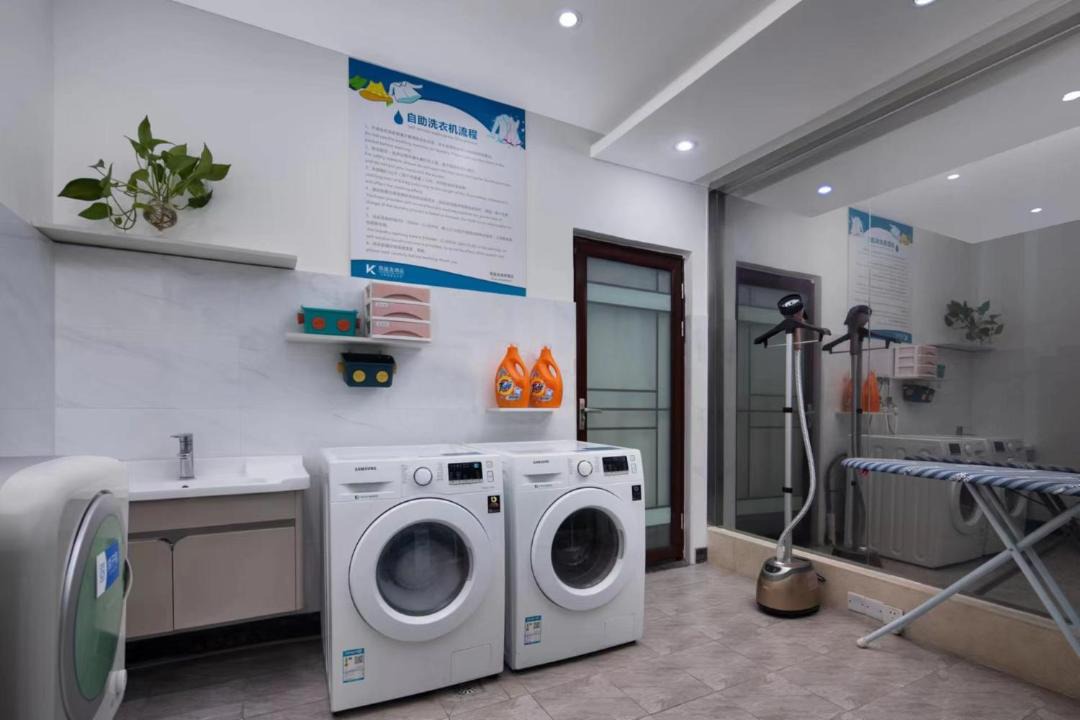 Photo of Bathroom in East Huanshi Road