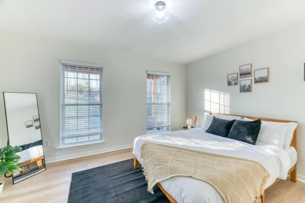 Photo of Bedroom in Roseland