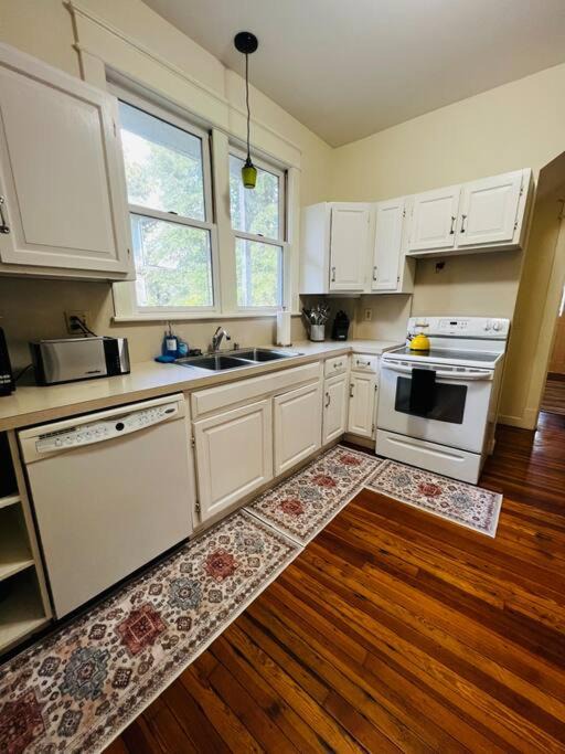 Photo of Kitchen in Lyon Park