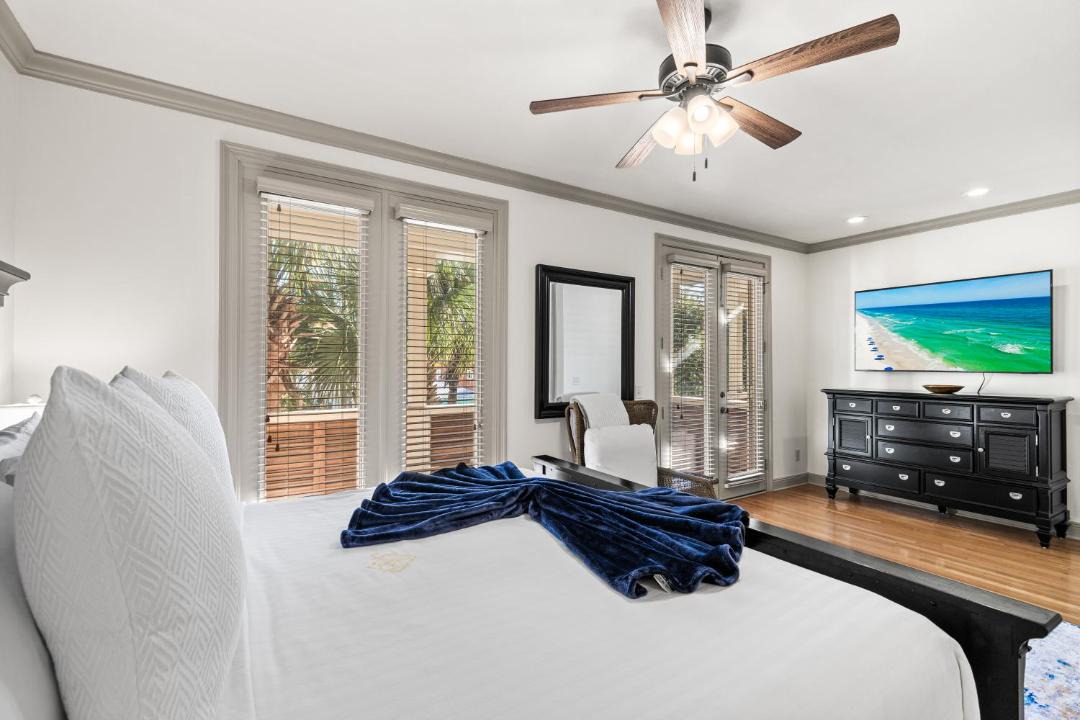 Photo of Bedroom in Gulf Place