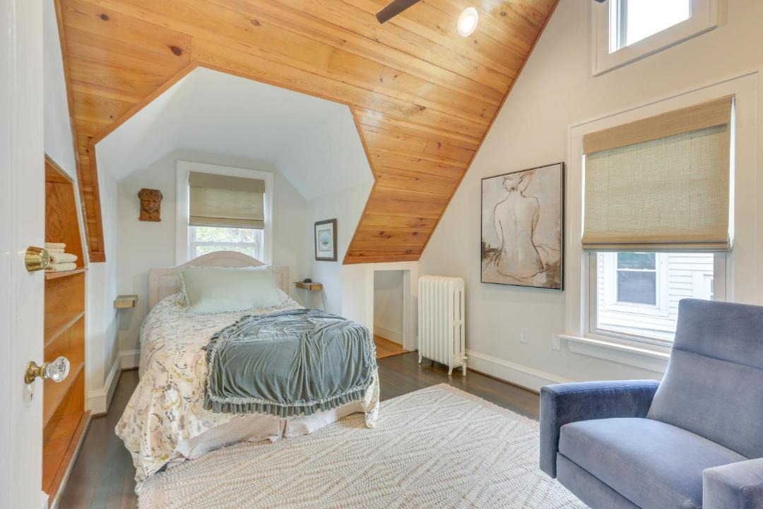 Photo of Bedroom in Roanoke