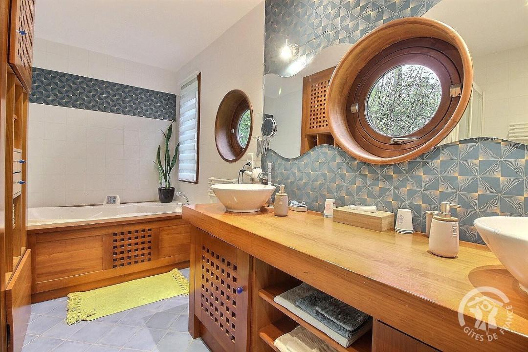 Photo of Bathroom in Ploumilliau