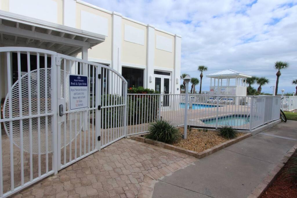 Photo of Patio Balcony in Cape Caneveral Beach Gardens
