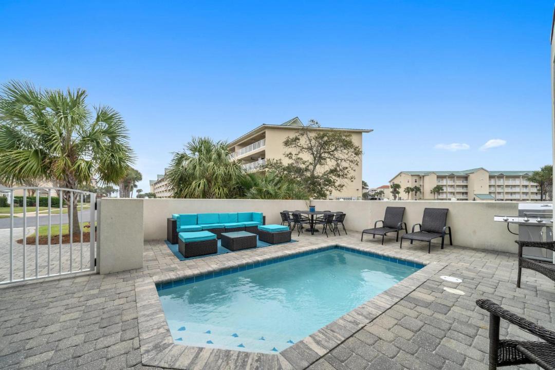 Photo of Patio Balcony in Avalon Beach Estates