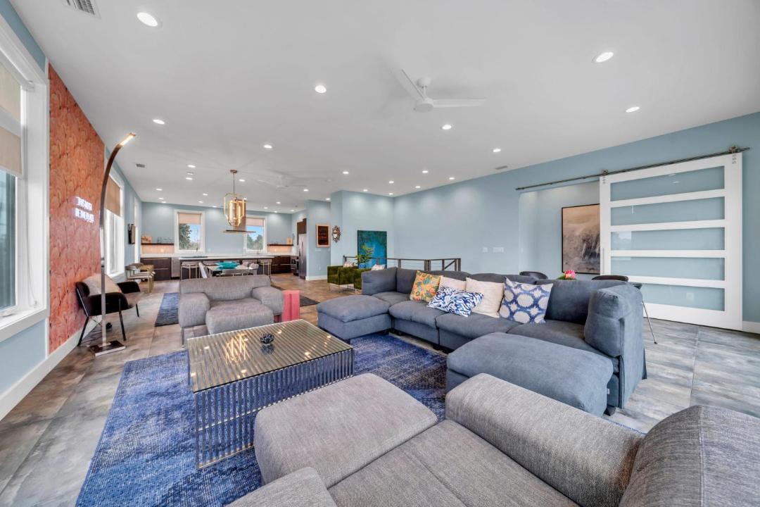 Photo of Others in Avalon Beach Estates