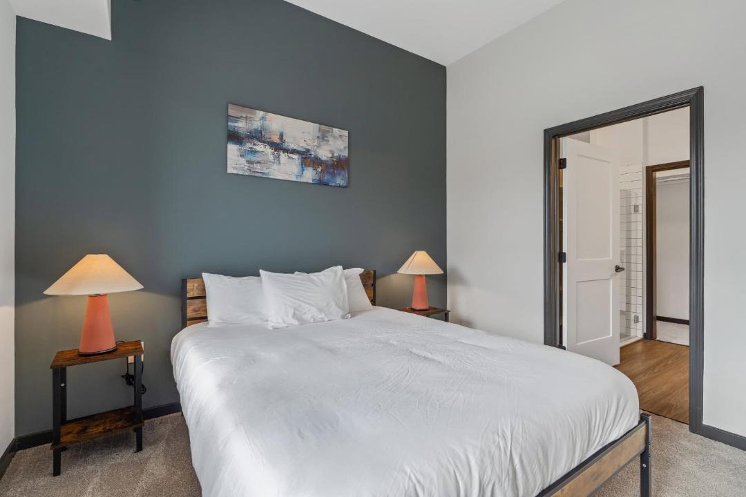 Photo of Bedroom in Lockerbie Square