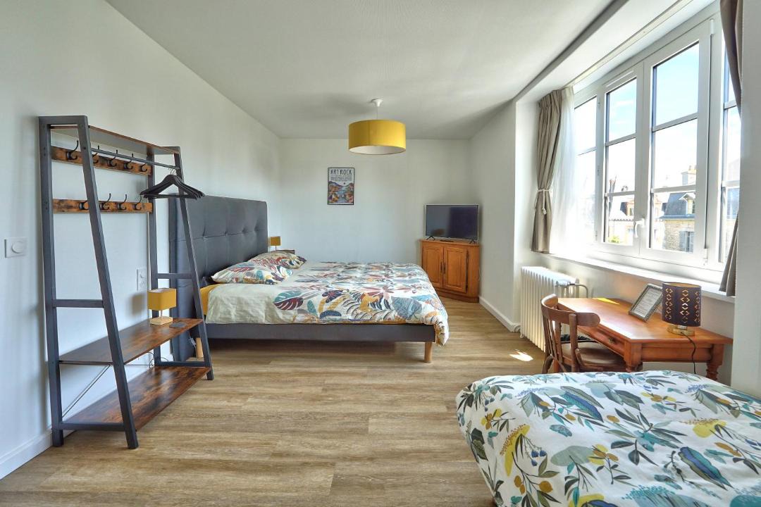 Photo of Bedroom in Guingamp