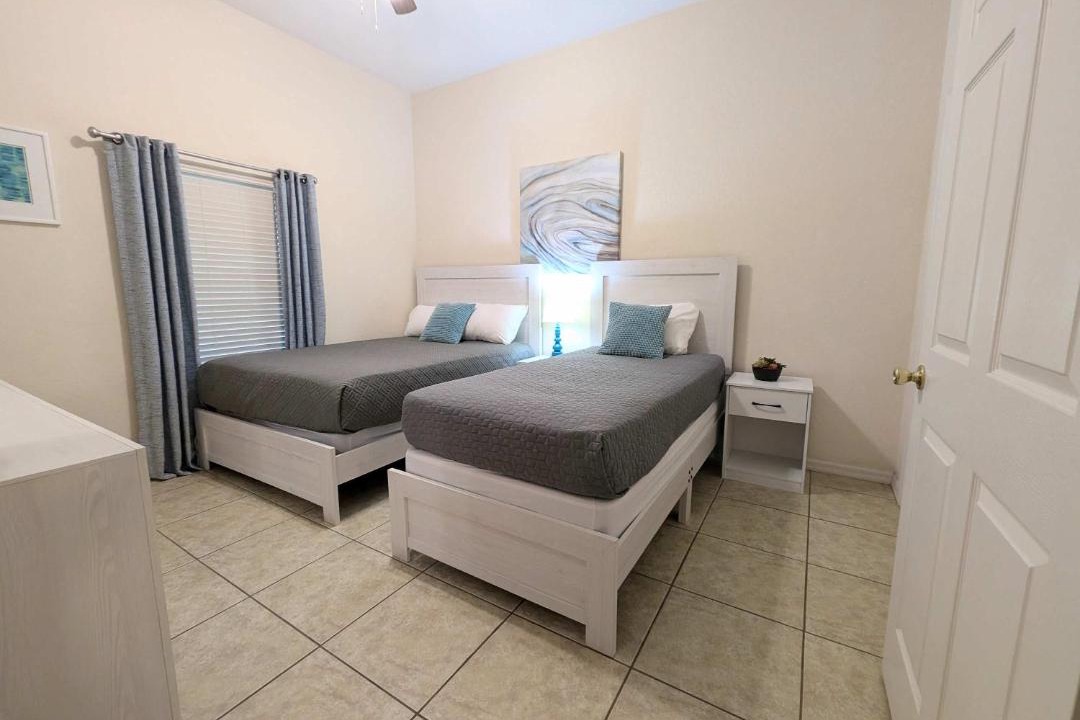 Photo of Bedroom in Bahama Bay