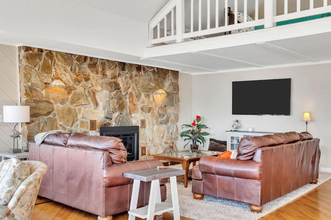 Photo of Livingroom in Saratoga Springs