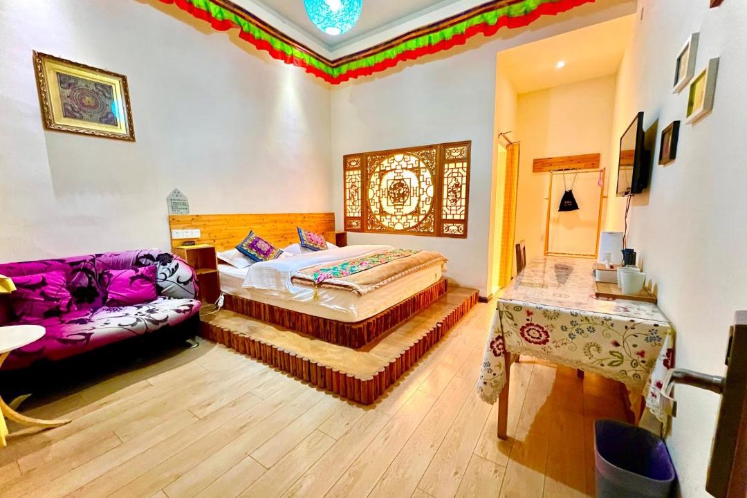Photo of Bedroom in Shangri-La
