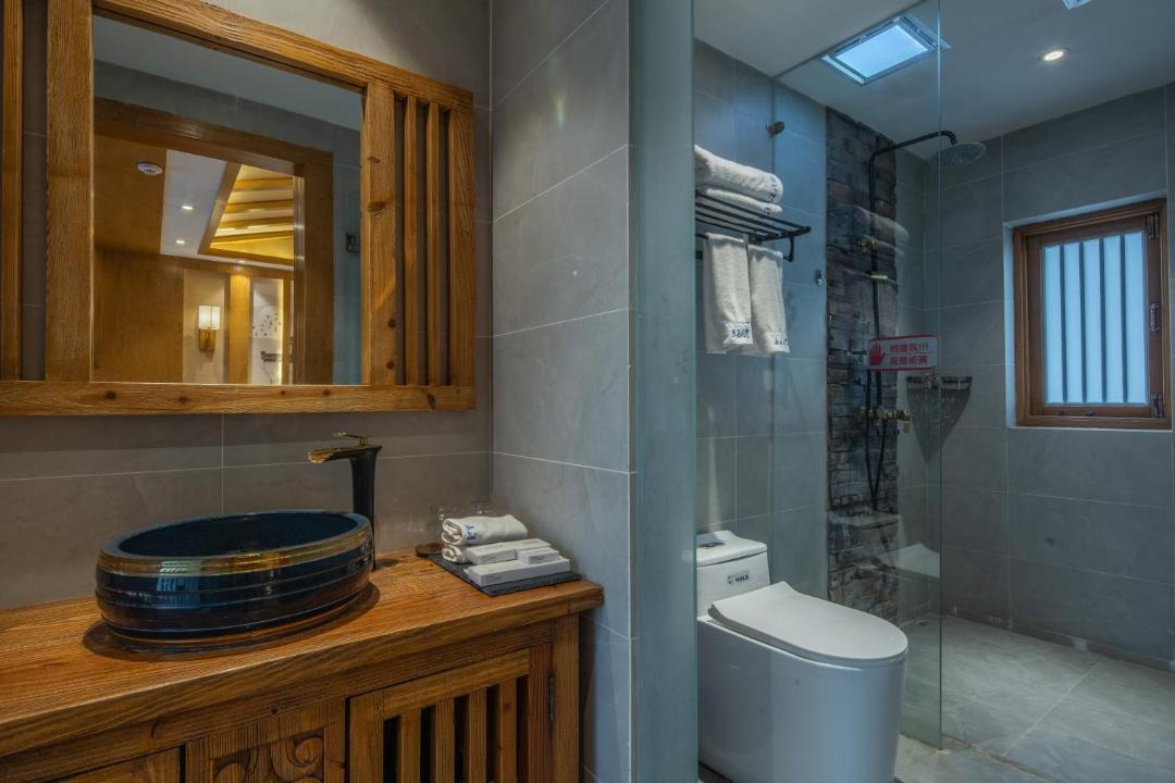 Photo of Bathroom in Dayan Old Town