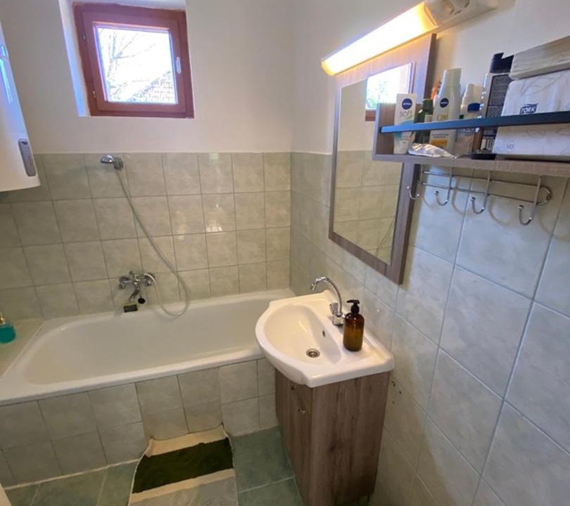 Photo of Bathroom in Komloska