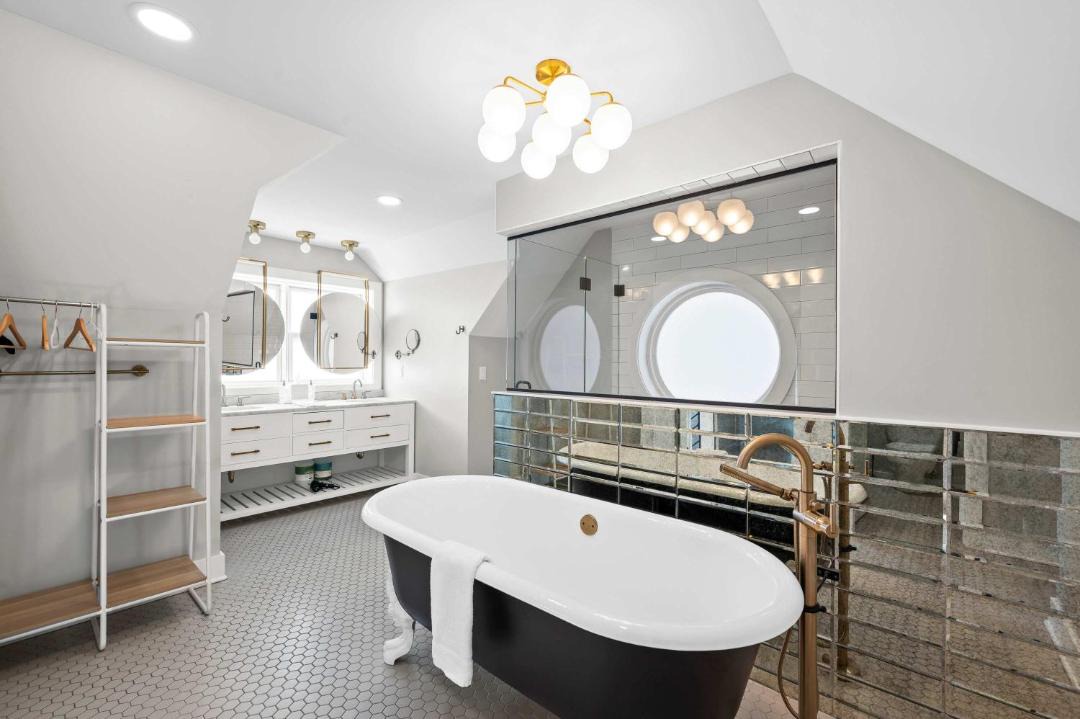 Photo of Bathroom in Mount Adams