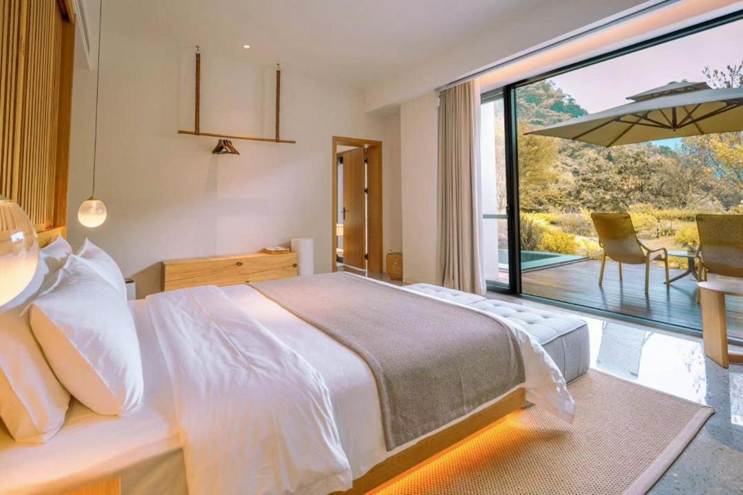 Photo of Bedroom in Emeishan