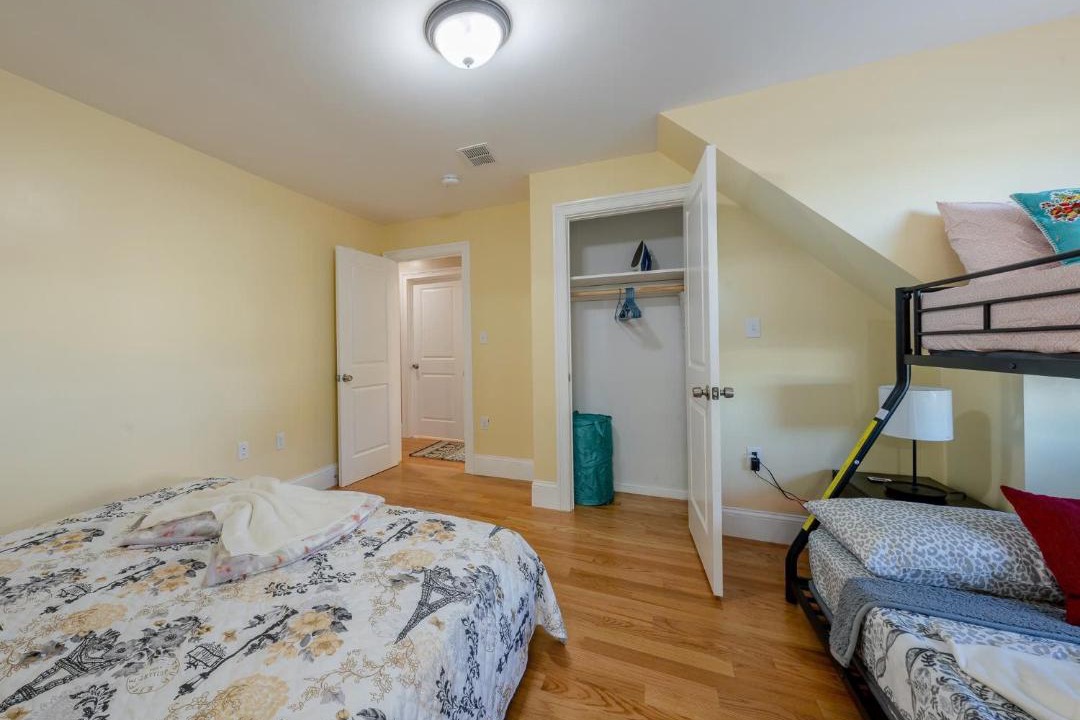 Photo of Bedroom in Dudley - Brunswick King