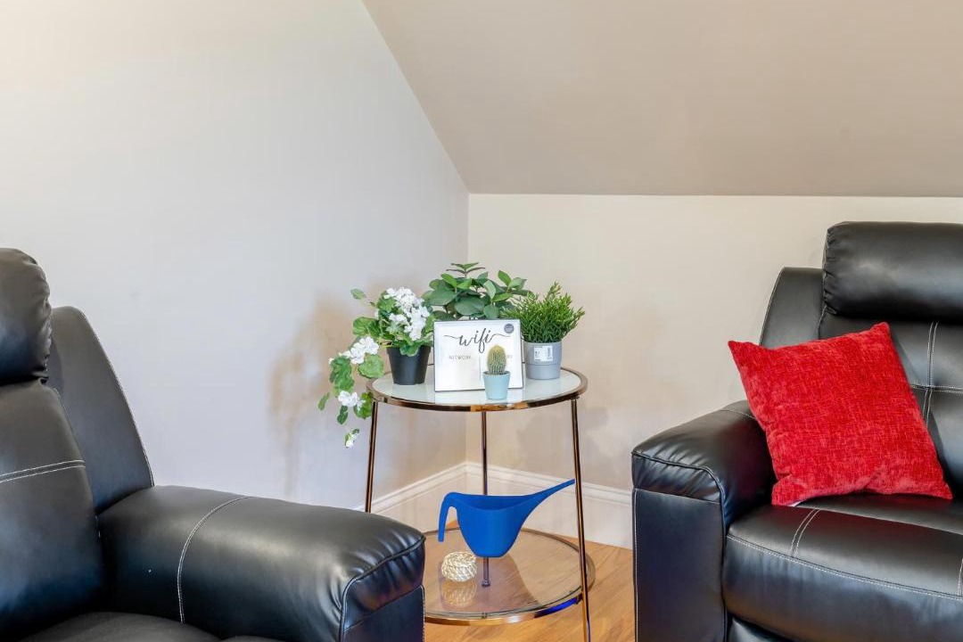 Photo of Livingroom in Dudley - Brunswick King