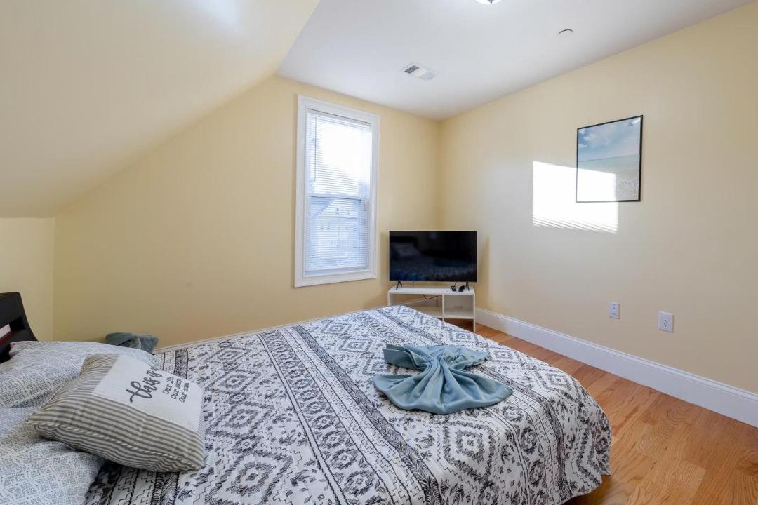 Photo of Bedroom in Dudley - Brunswick King