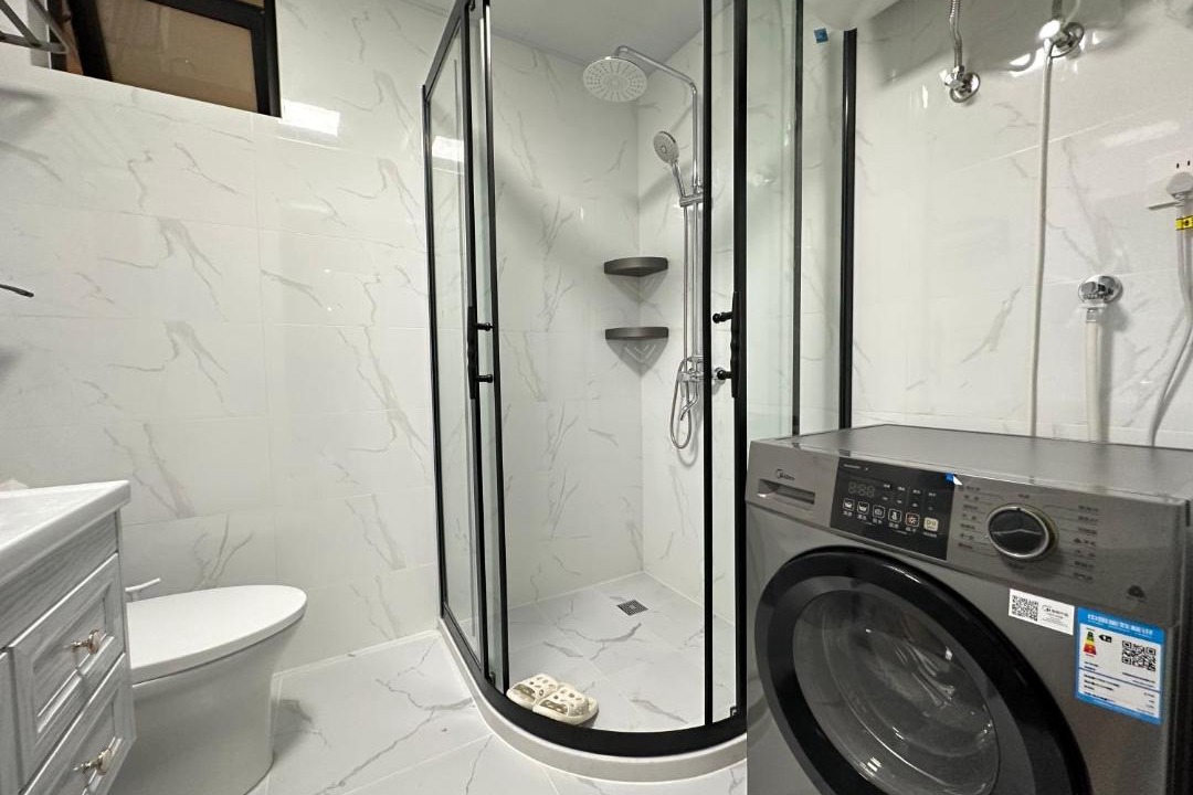 Photo of Bathroom in Haining Road