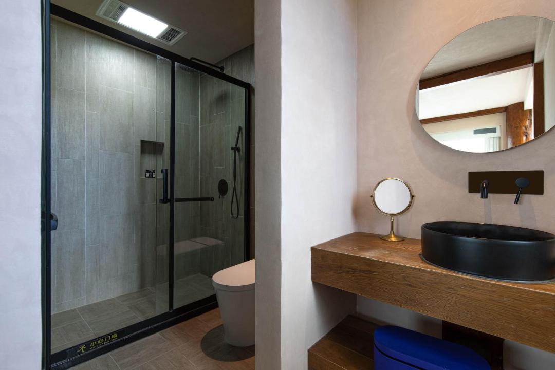 Photo of Bathroom in Shangri-La