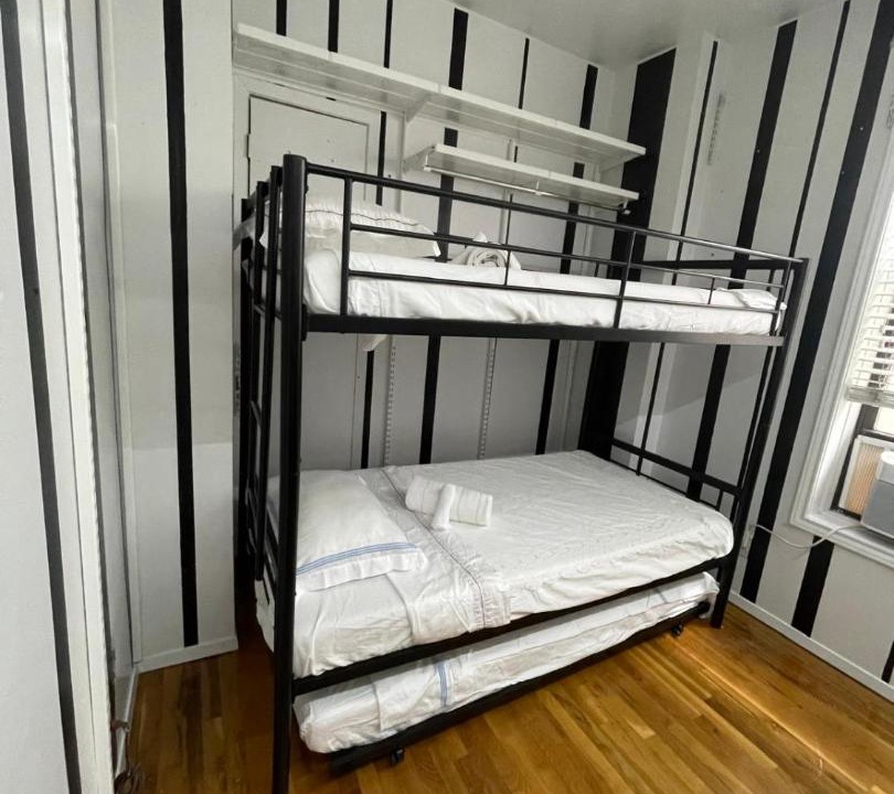 Photo of Bedroom in Hunters Point