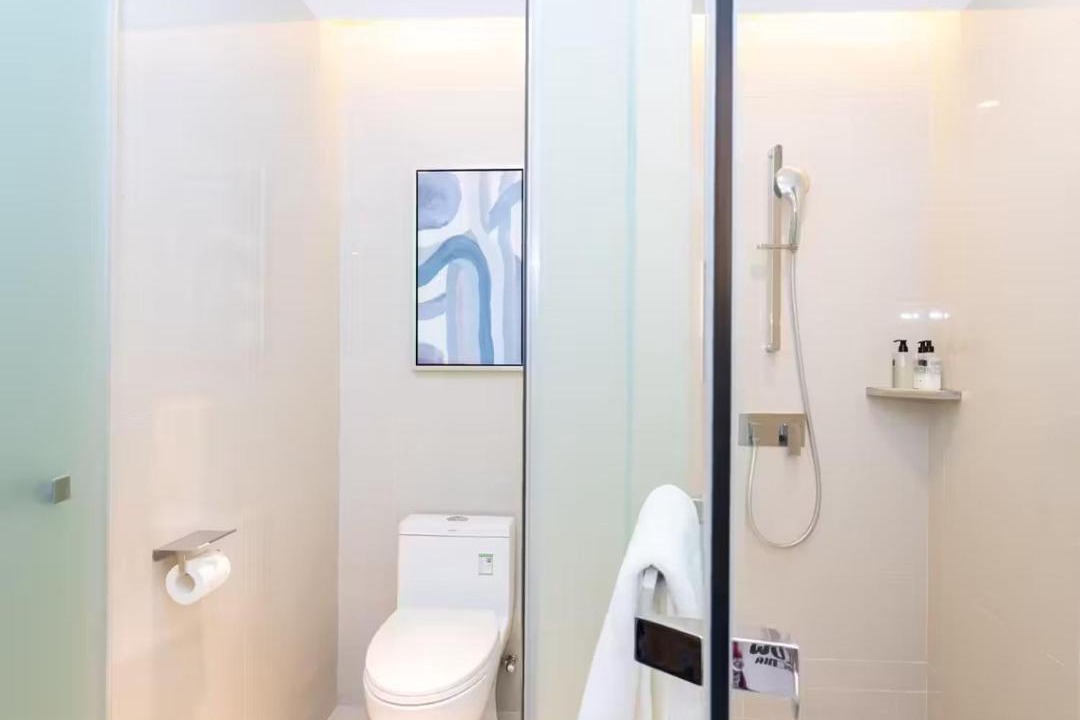 Photo of Bathroom in Rong County