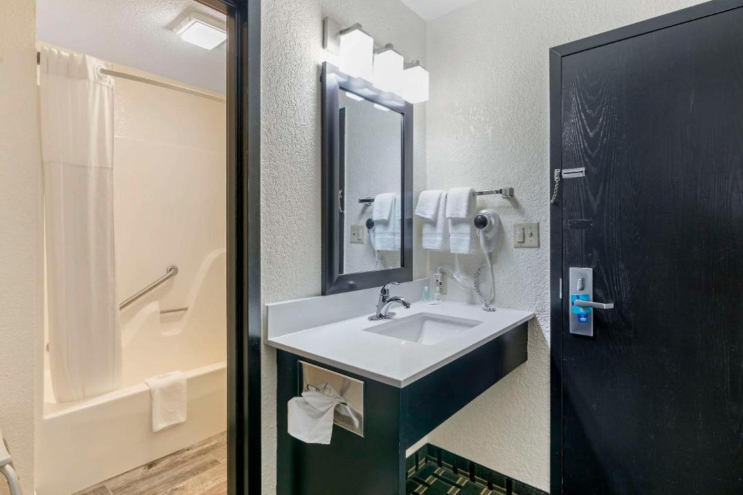 Photo of Bathroom in Jasper