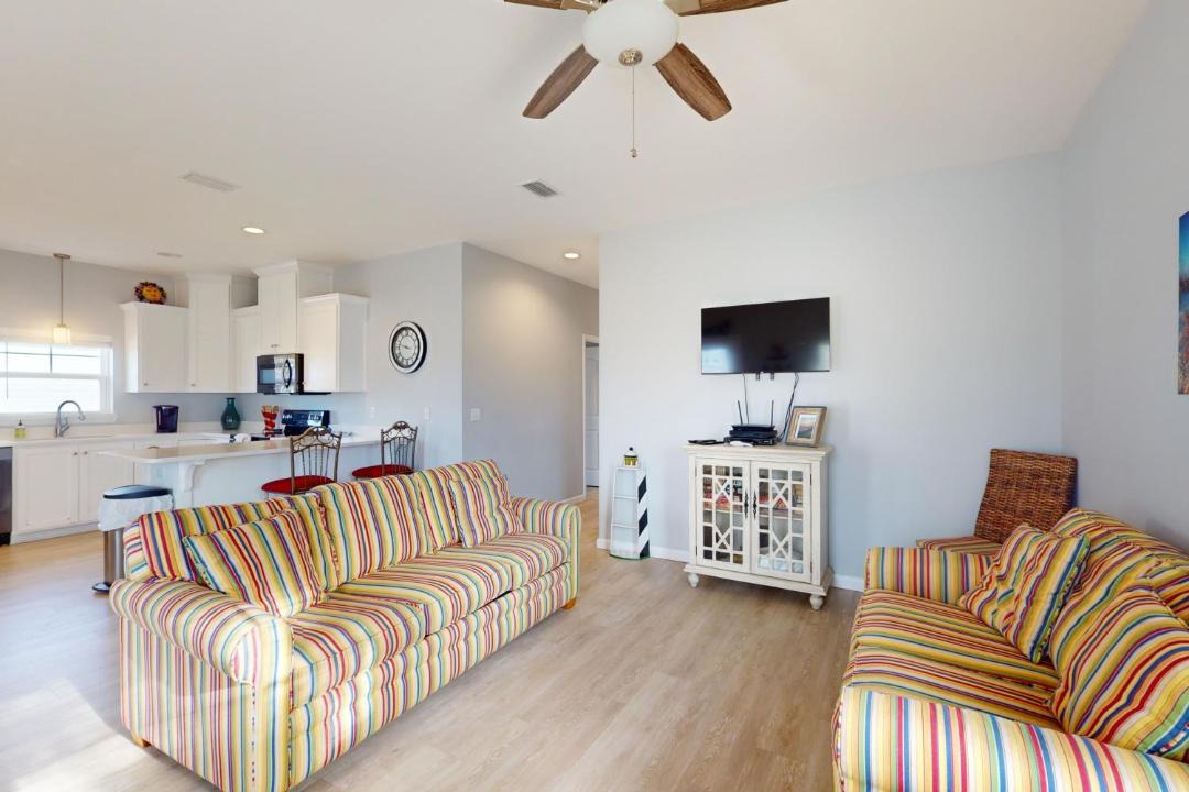 Photo of Livingroom in Mexico Beach