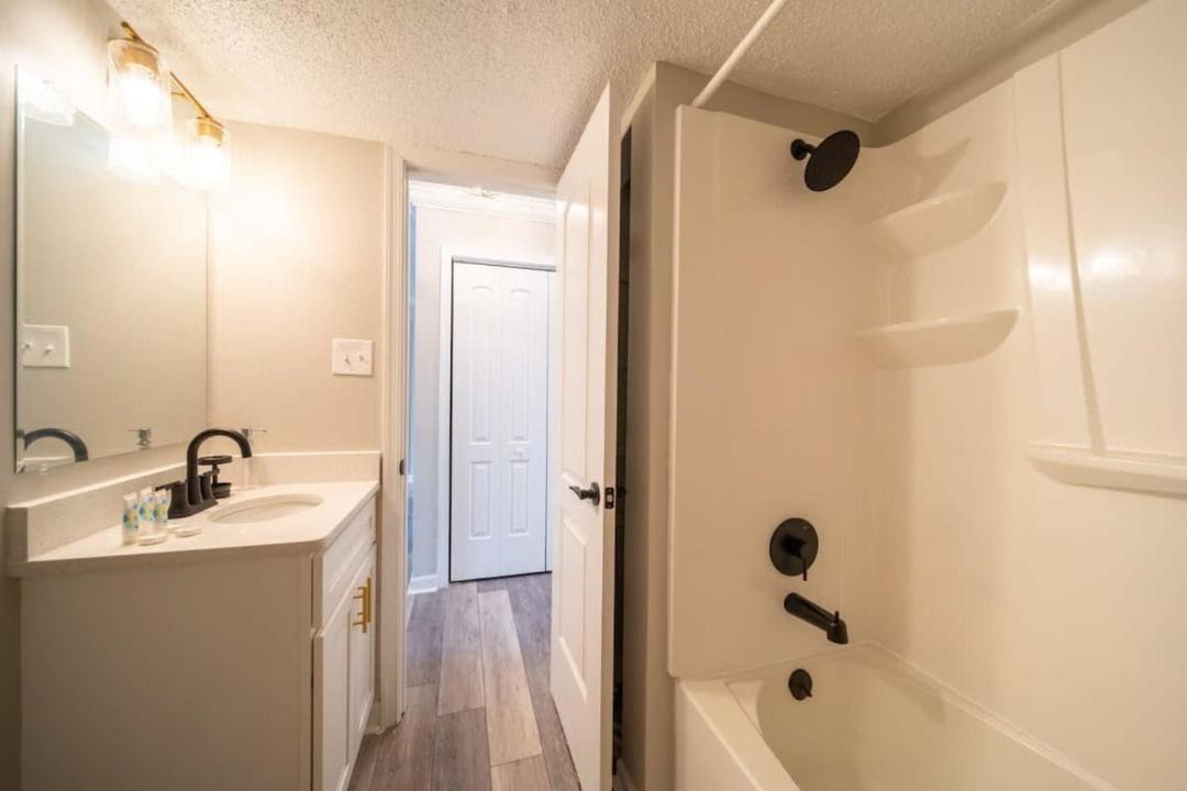Photo of Bathroom in East Ocean View