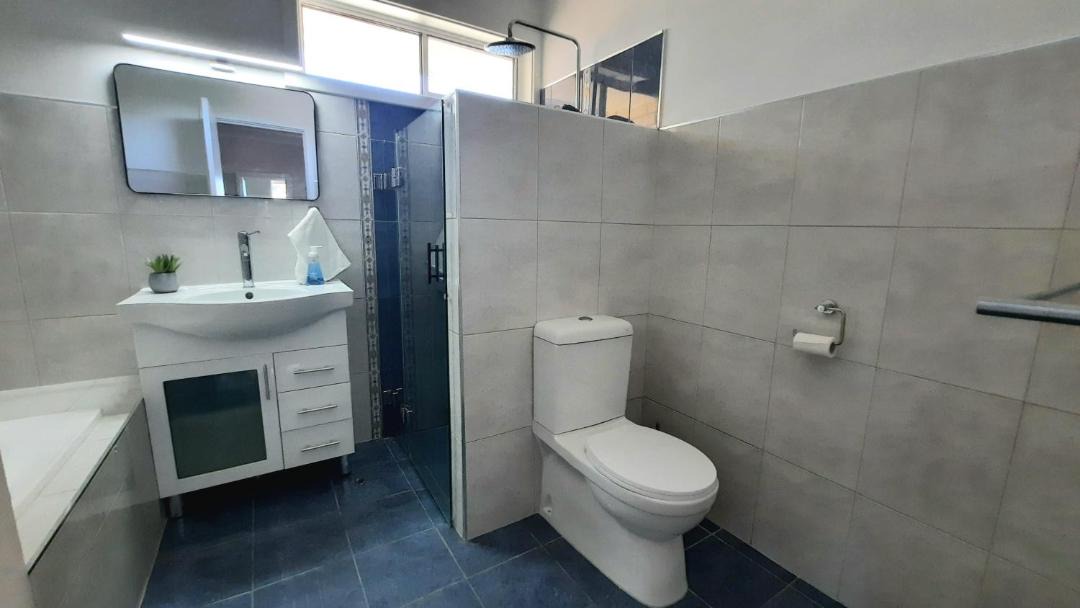 Photo of Bathroom in Kingscote