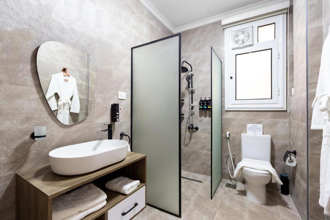 Photo of Bathroom in Garden City
