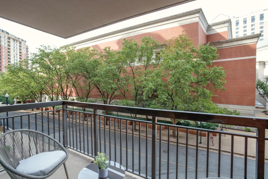 Photo of Patio Balcony in Pentagon City