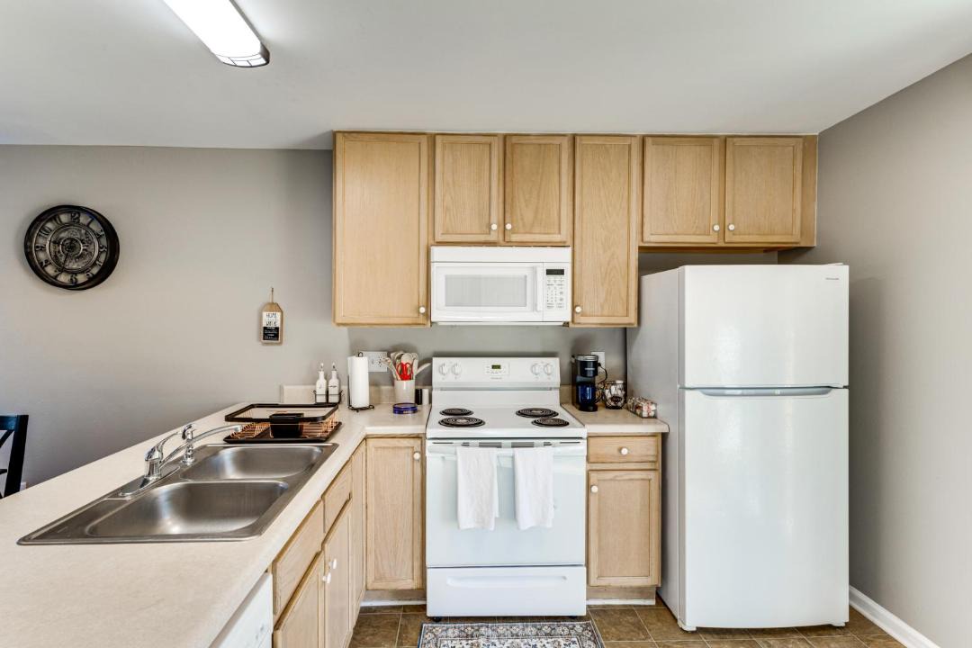 Photo of Kitchen in Lake Bradford -Cascade Lake