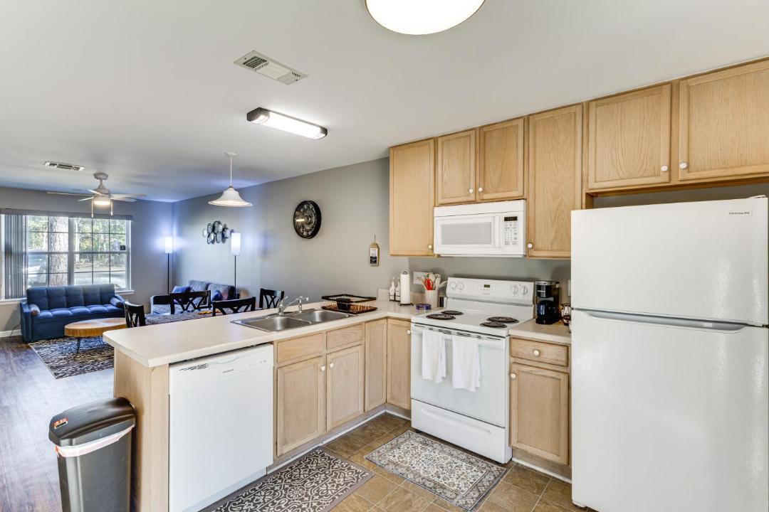 Photo of Kitchen in Lake Bradford -Cascade Lake