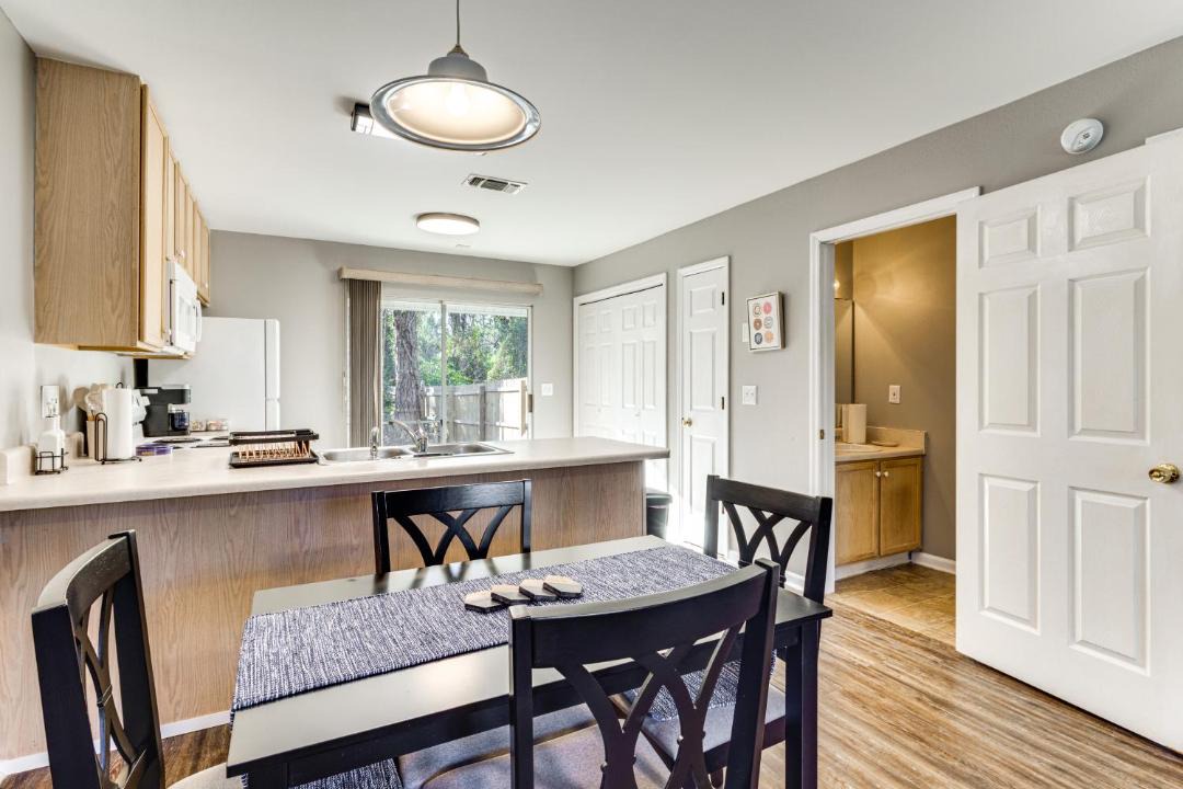 Photo of Kitchen in Lake Bradford -Cascade Lake