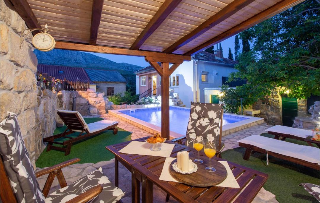 Photo of Patio Balcony in Srinjine