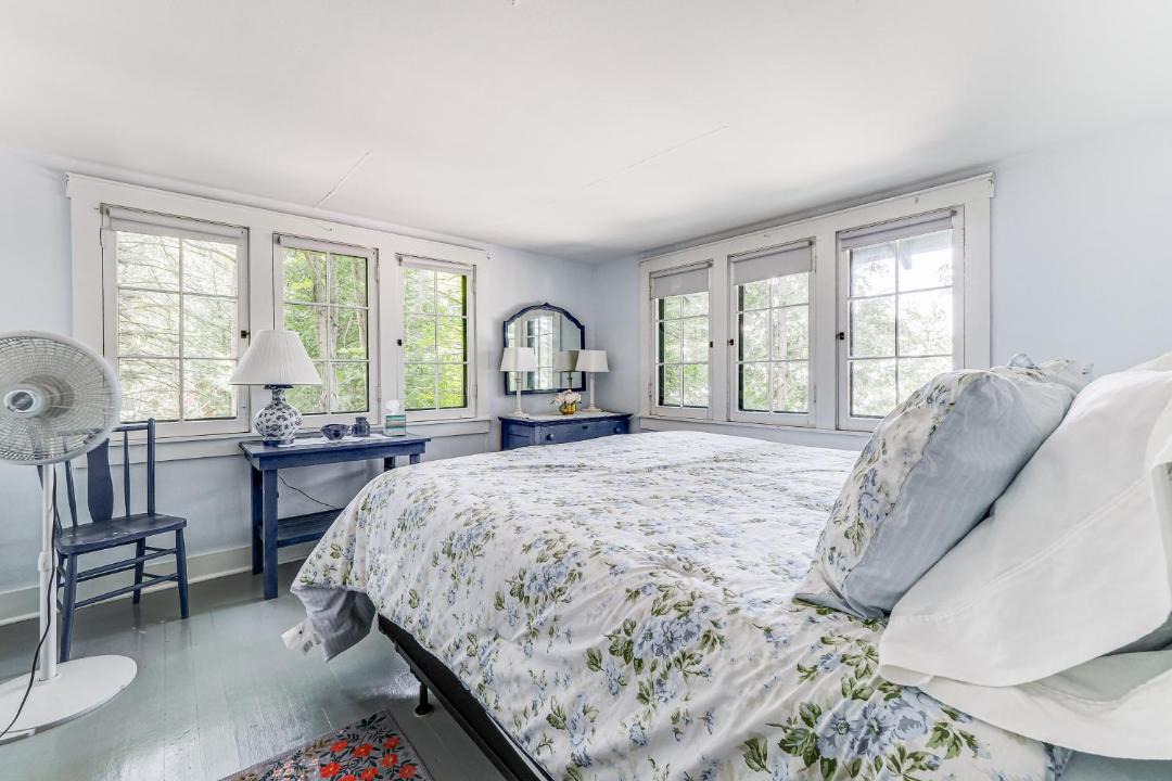 Photo of Bedroom in Alden