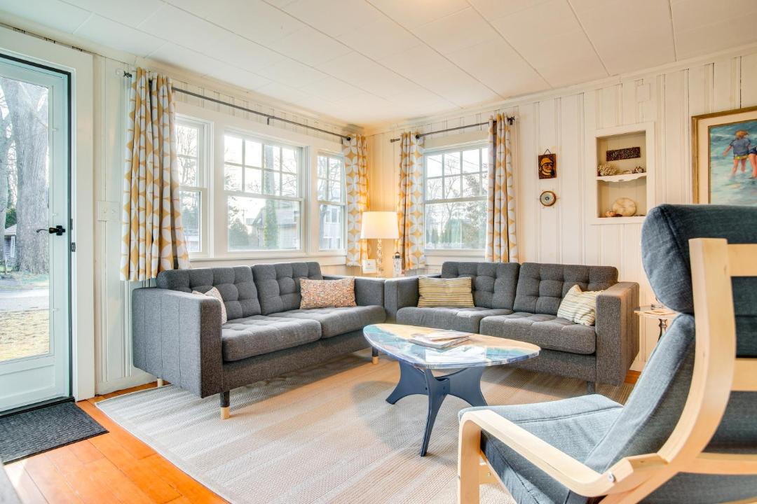 Photo of Livingroom in Monument Beach