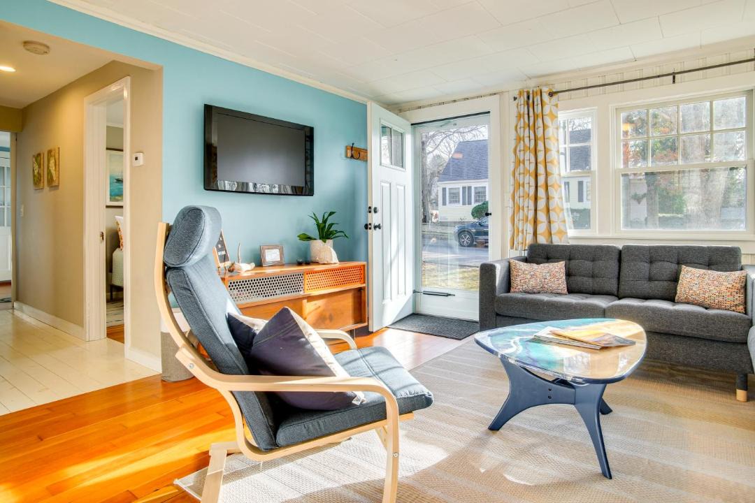 Photo of Livingroom in Monument Beach
