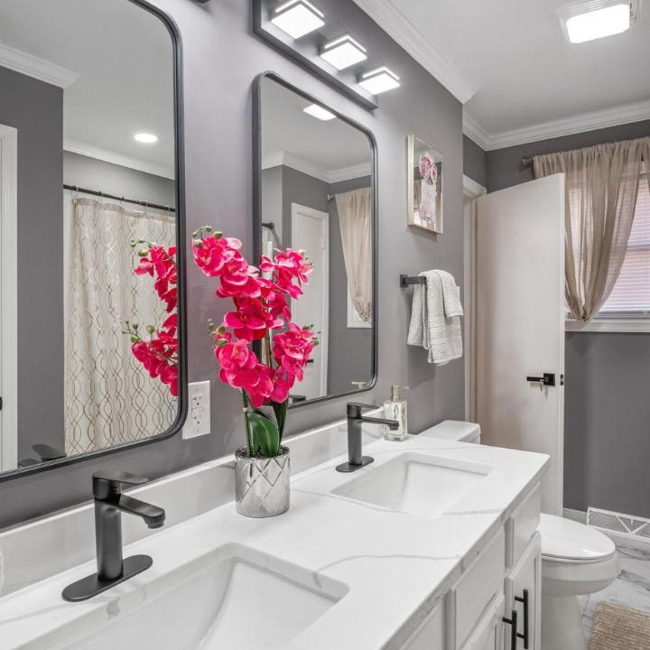 Photo of Bathroom in Chesterfield Court House