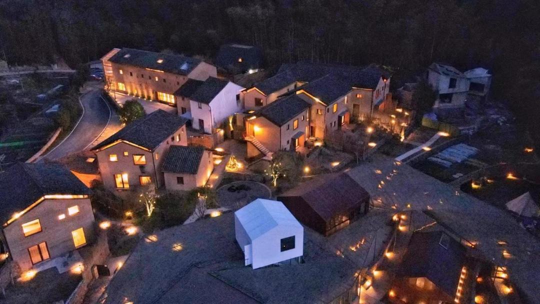 Photo of Buildings in Tonglu County