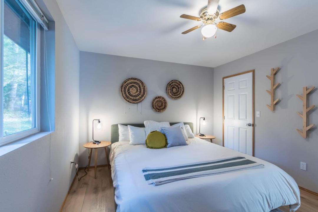 Photo of Bedroom in Paradise Estates