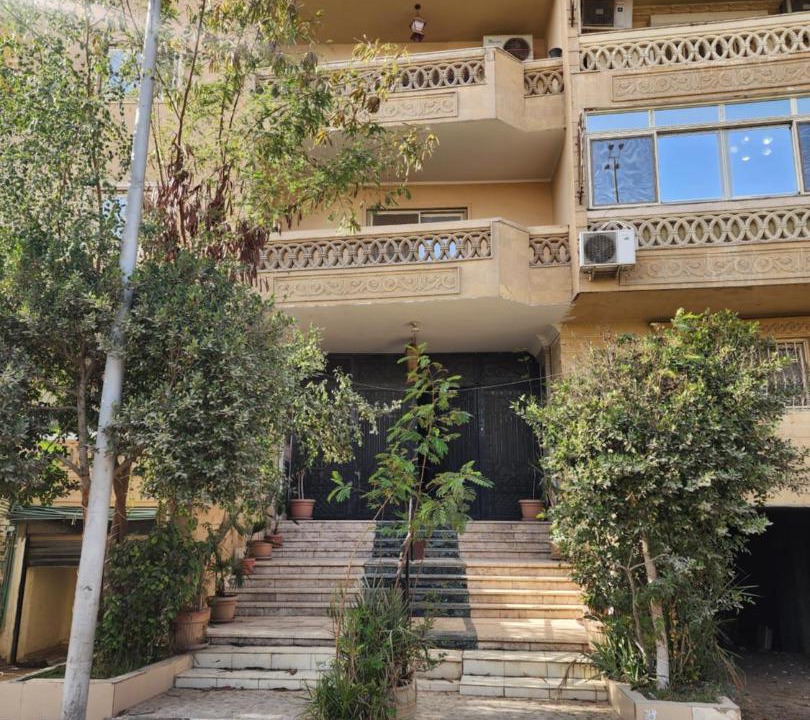 Photo of Patio Balcony in Pyramids Gardens