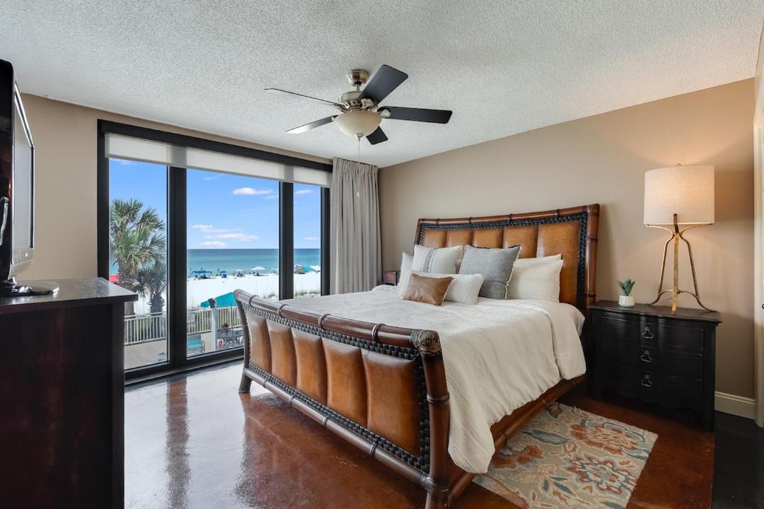 Photo of Bedroom in Biltmore Beach
