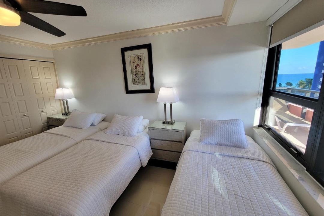 Photo of Bedroom in Mid Beach