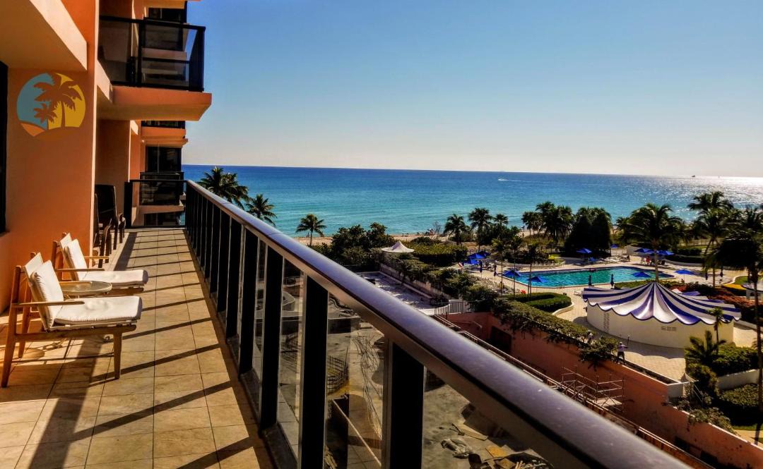 Photo of Patio Balcony in Mid Beach