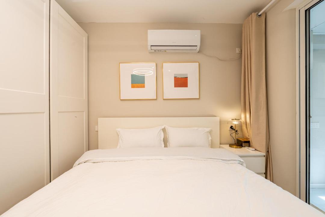 Photo of Bedroom in Huaihai Road Commercial Area