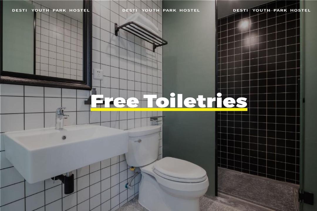 Photo of Bathroom in Yue Lu