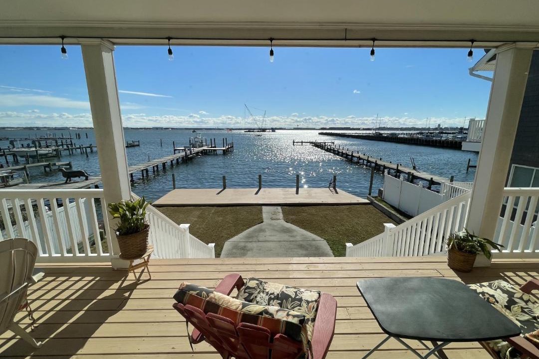 Photo of Patio Balcony in Willoughby Spit