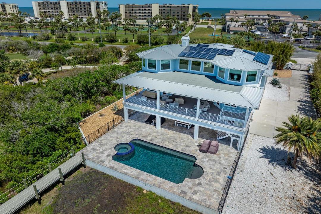 Photo of Patio Balcony in Crescent Beach
